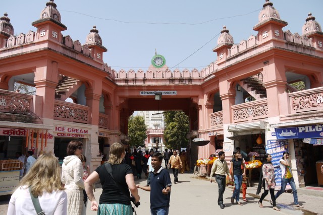 Ворота в университете Варанаси