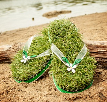 вьетнамки с травой