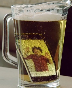 намокший телефон