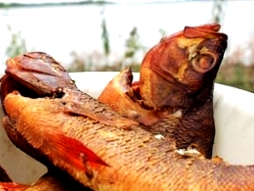 Приготовление копченого окуня