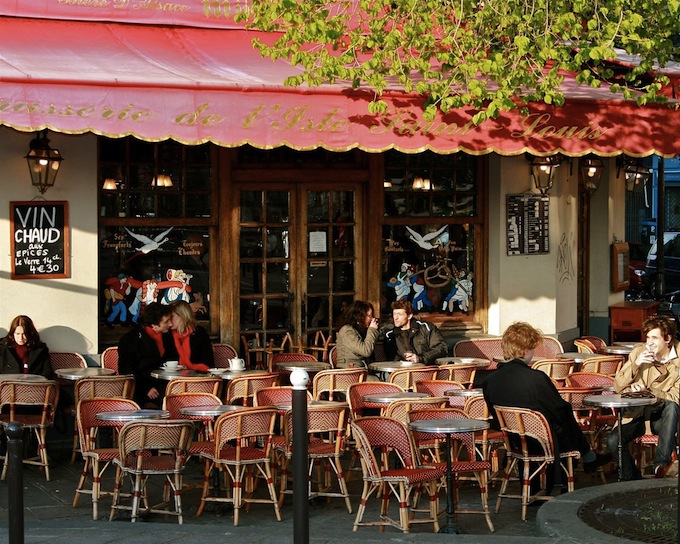 Летнее кафе должно обеспечивать комфортные условия для отдыха клиентов Летнее кафе должно обеспечивать комфортные условия для отдыха клиентов