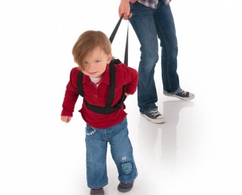 Купить вожжи для ребенка - обезопасить его от частых падений