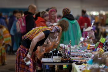 Продажа хенд мейд изделий на фестивалях и ярмарках