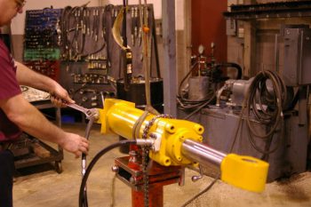 Как открыть бизнес с нуля: ремонт гидрооборудования. Основные этапы