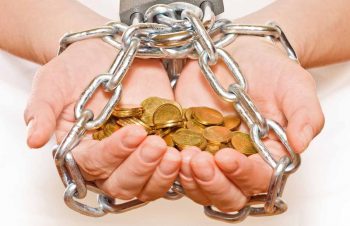 Образование задолженности