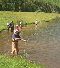 Сначала нужно найти водоем