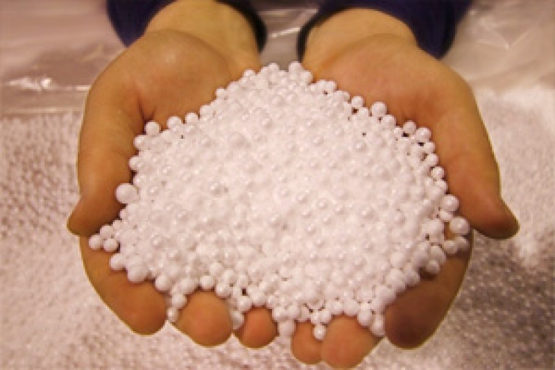 Домашний снег в руках