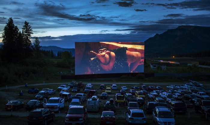 Кинотеатр для автомобилей под открытым небом Кинотеатр для автомобилей под открытым небом