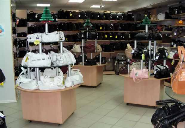 Косметический ремонт сделает интерьер магазина более привлекательным